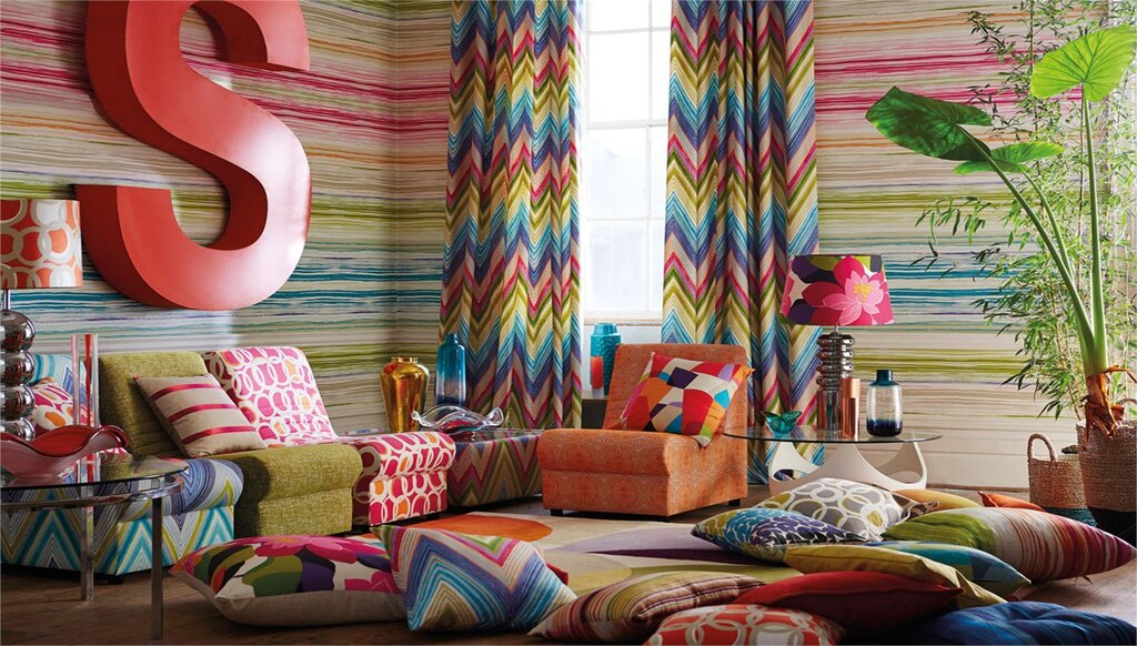 Zigzag curtains in the interior