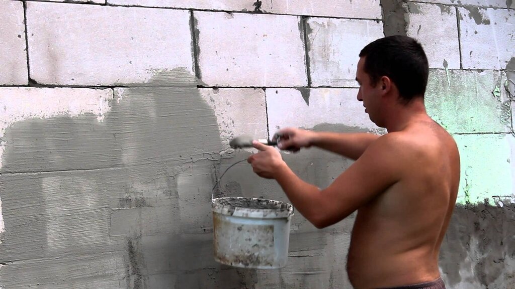 Plastering of aerated concrete