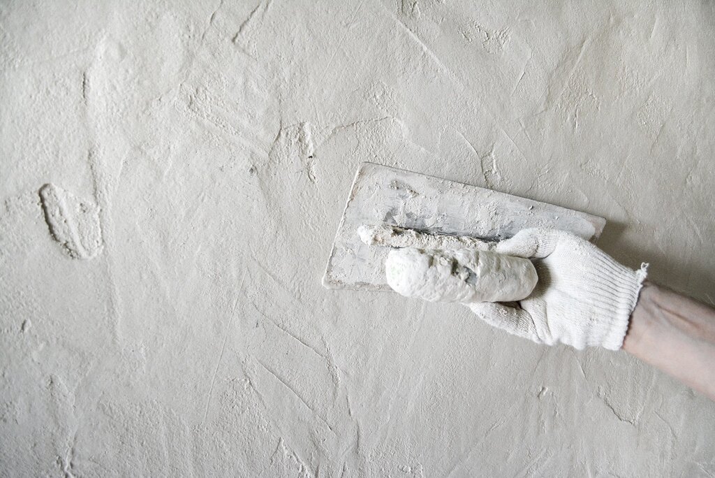 Plaster with a wattle-and-daub effect