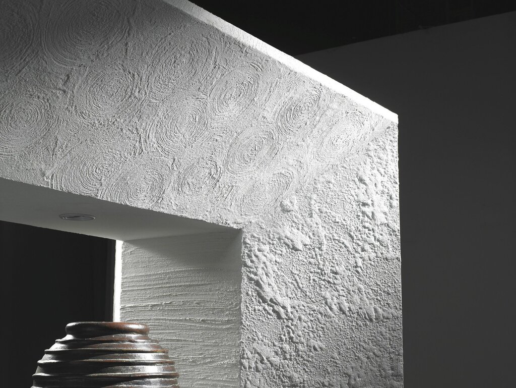 Textured decorative plaster