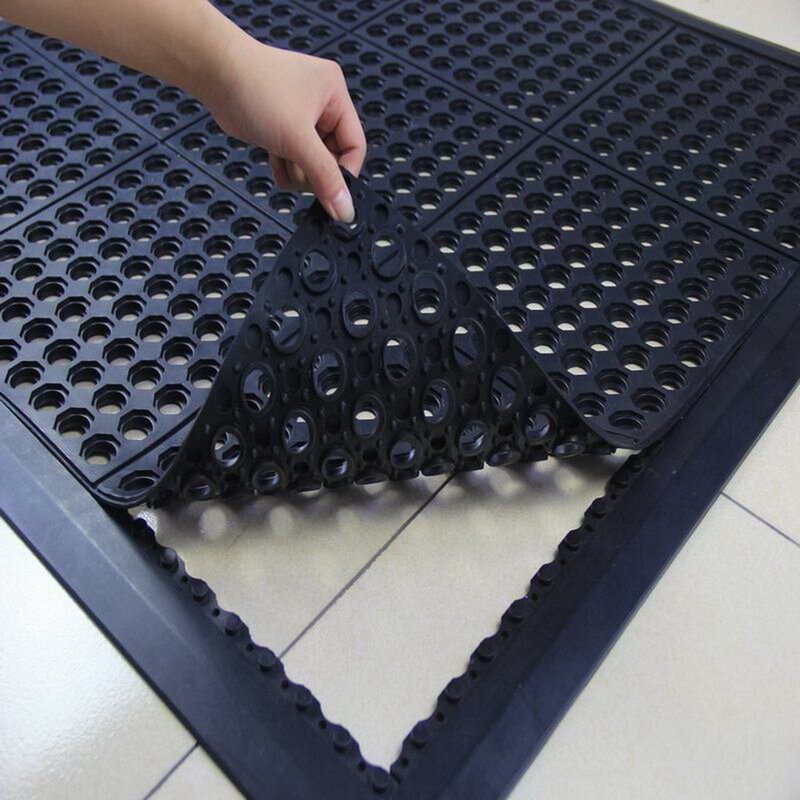 Silicone mat for the floor