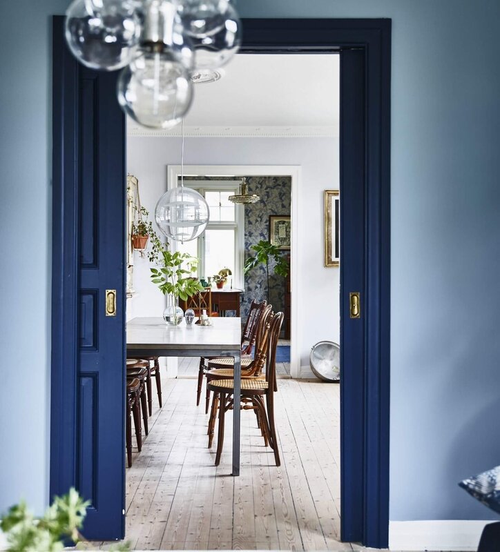 Blue interior doors in the interior