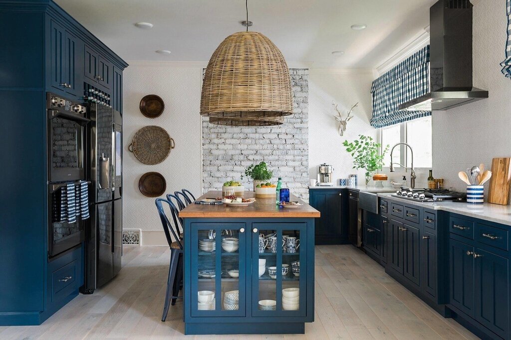 Blue walls in the kitchen