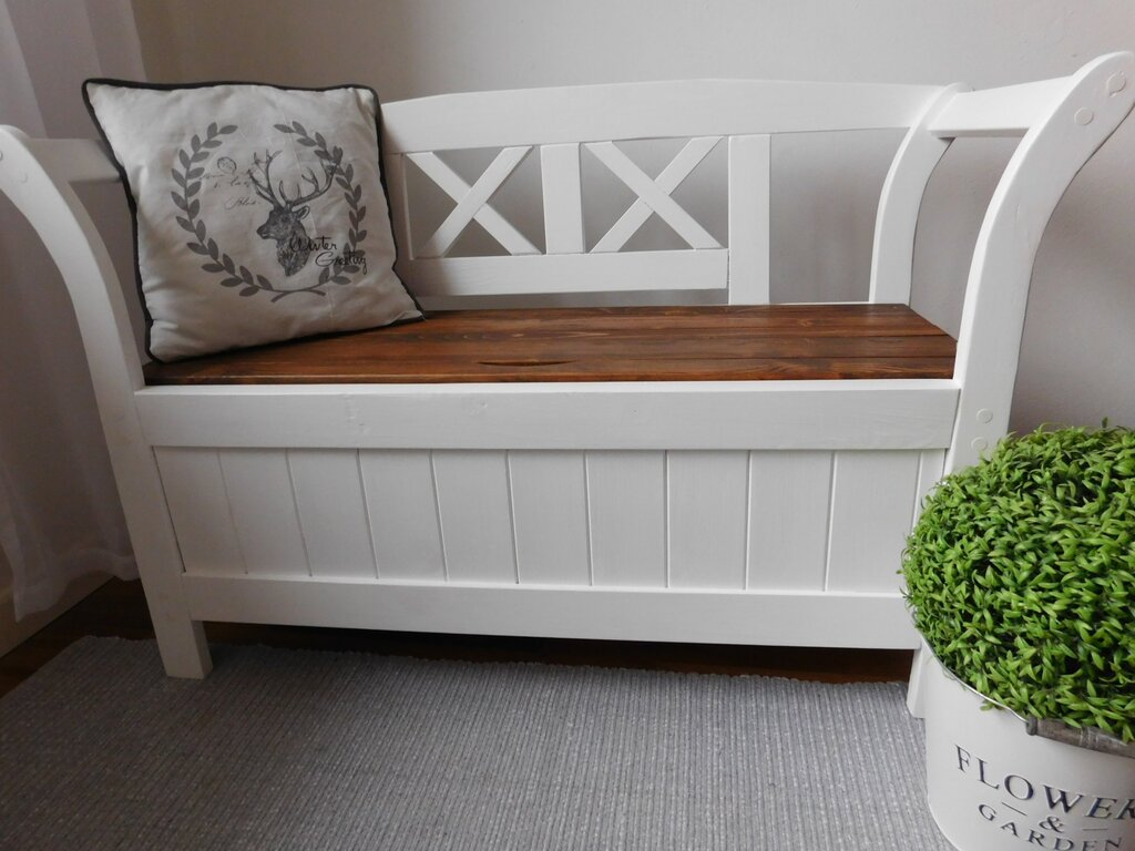 Bench with cushions for the kitchen