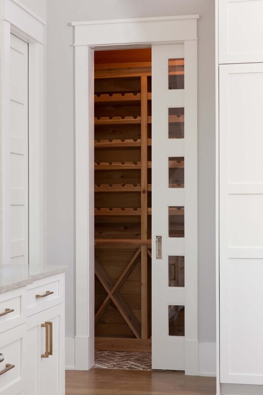 Folding doors to the pantry