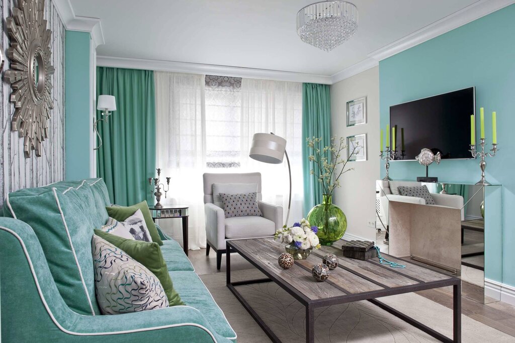 The combination of turquoise in the interior