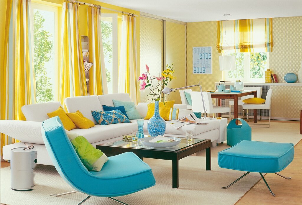 The combination of blue and yellow in the interior