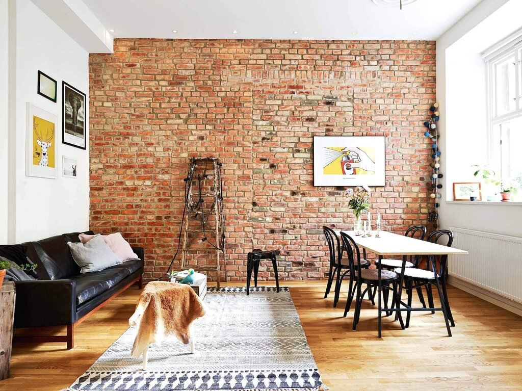 Combination of brick and wallpaper in the interior 25 фото