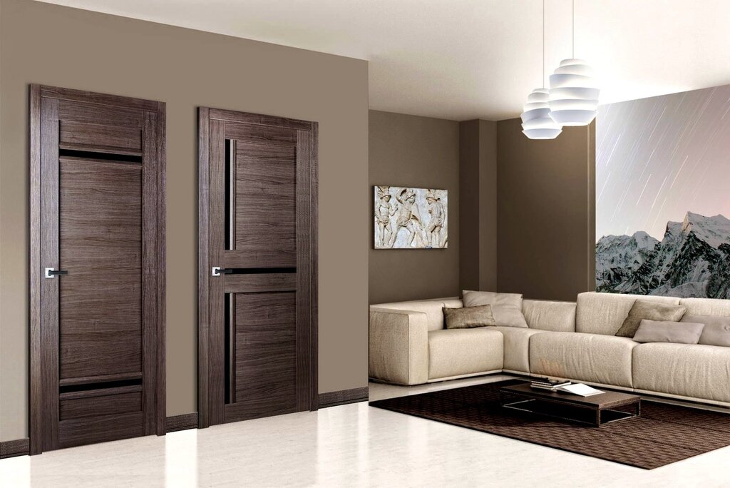 Combination of floor and doors in the interior