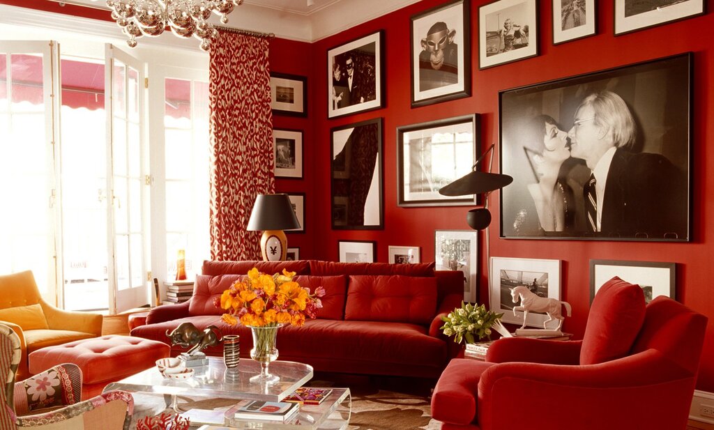 Combination of colors with burgundy in the interior