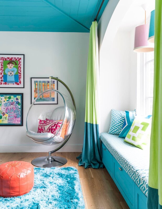 The combination of colors in the children's room