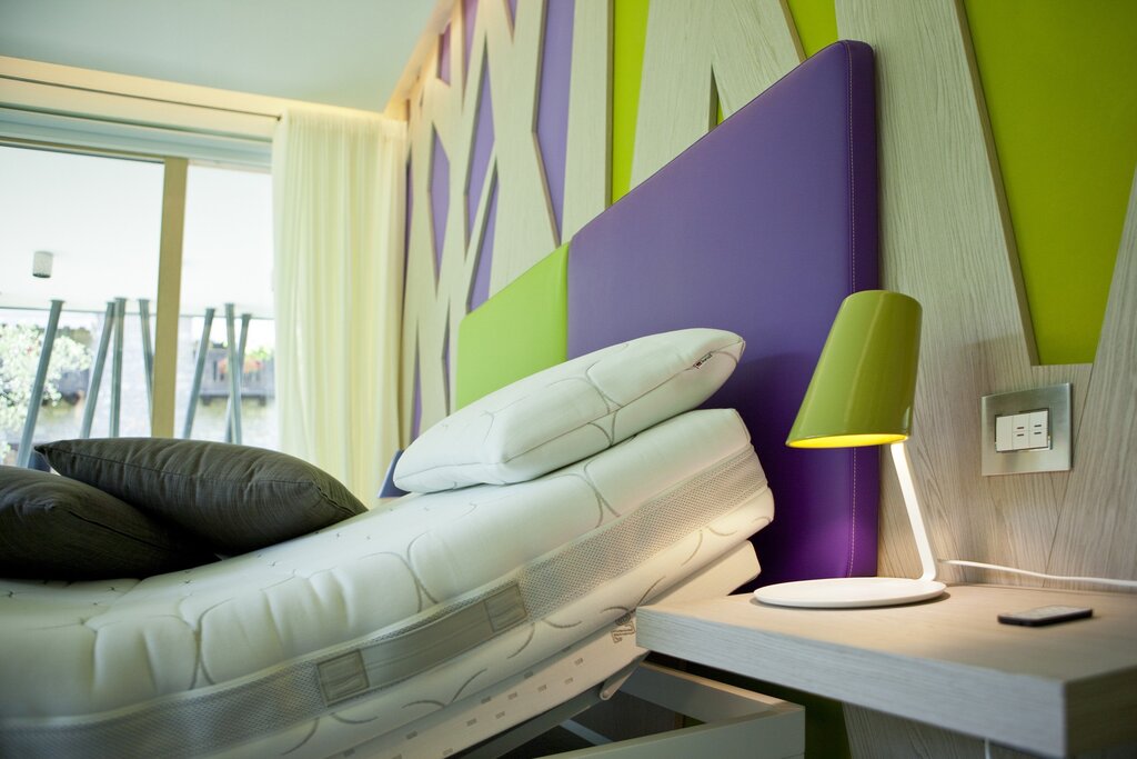 The combination of green and purple in the interior