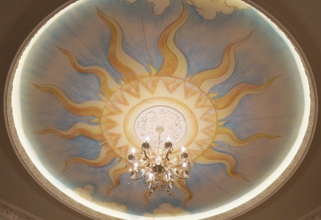 The sun on the ceiling