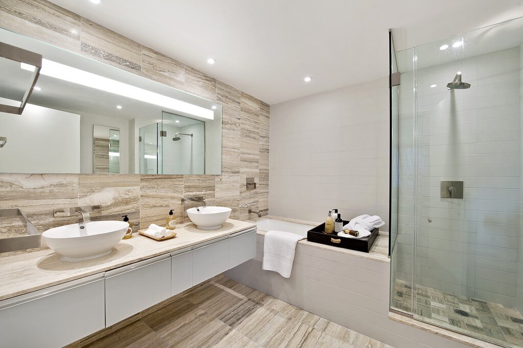 Modern bathroom decor