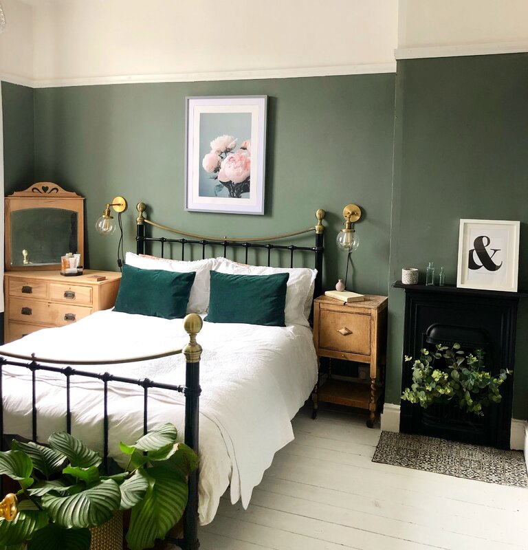 The bedroom in olive color