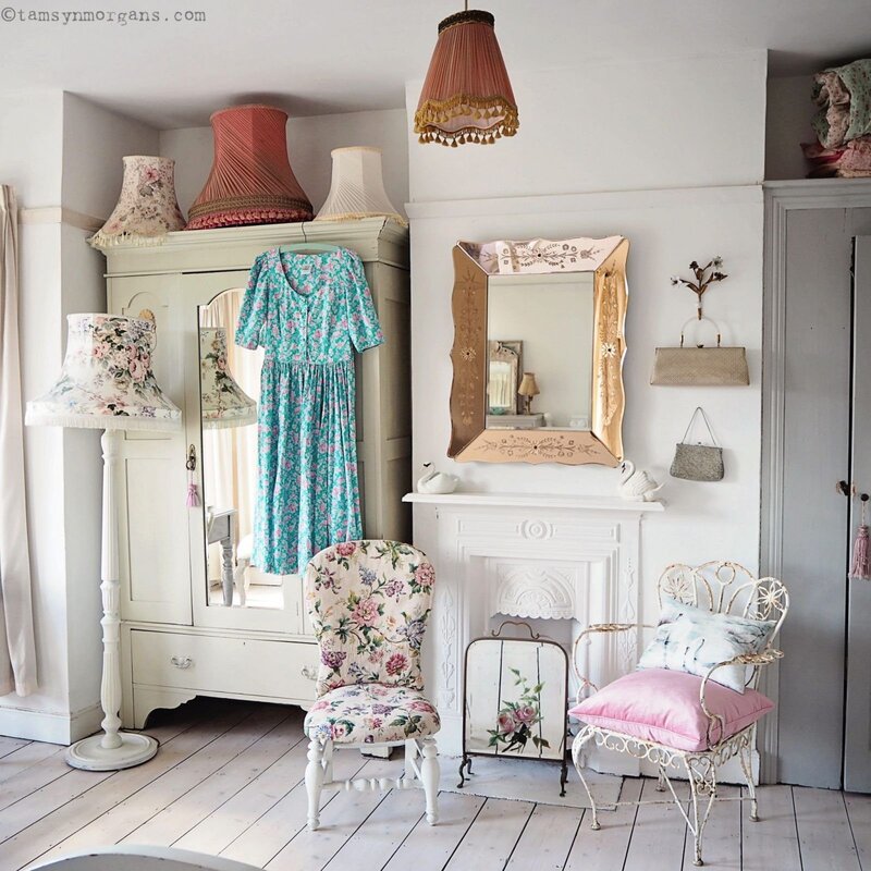 Shabby chic style bedroom