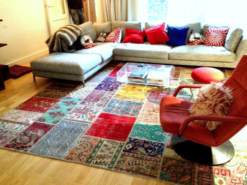 Old carpets in modern interiors