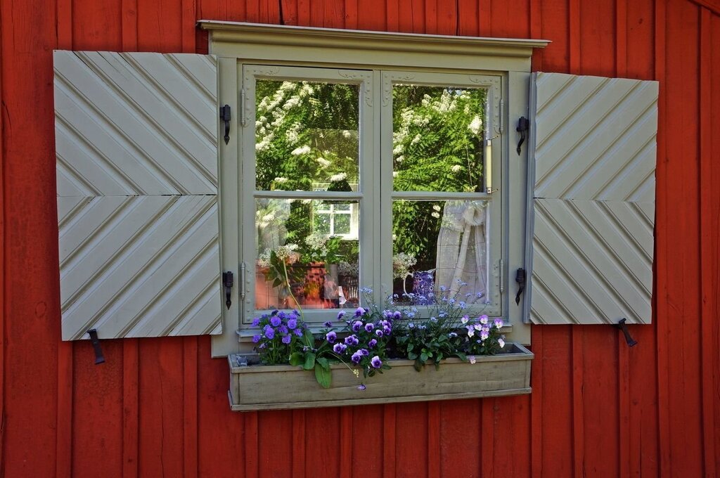 Shutters for cottage windows