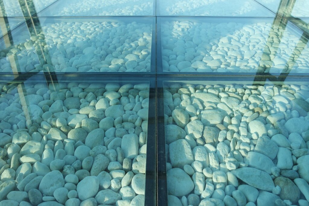 Floor glass