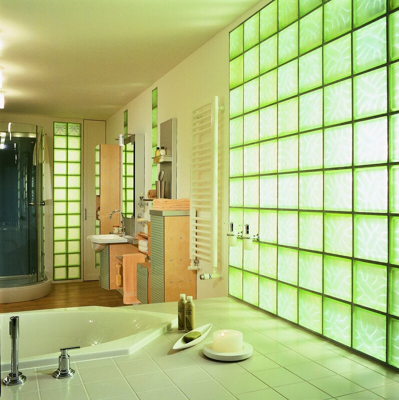 Glass blocks in the bathroom