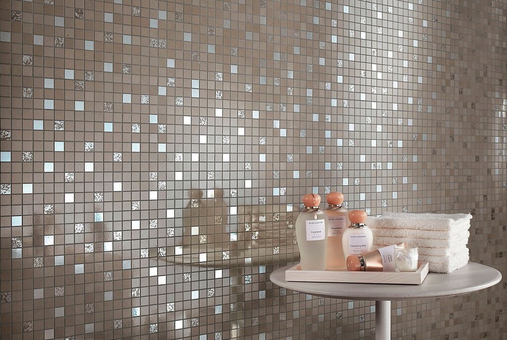 Glass mosaic for the bathroom