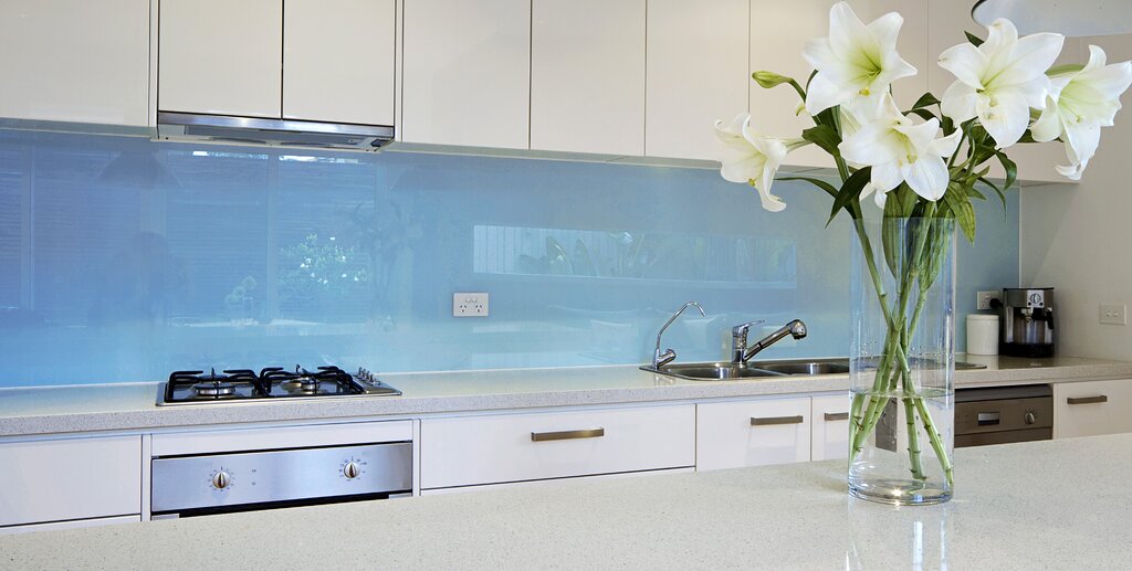 Glass backsplash