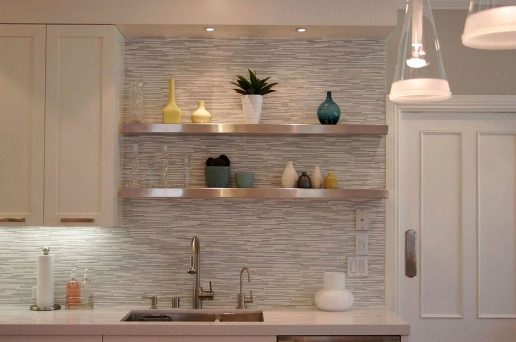 A tiled wall in the kitchen