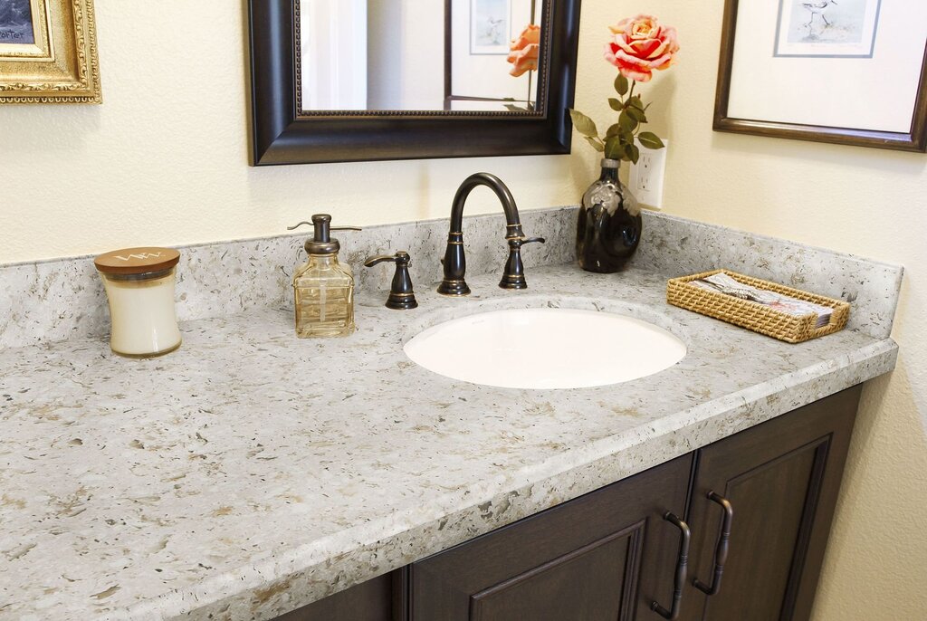 Countertop for the kitchen made of artificial stone