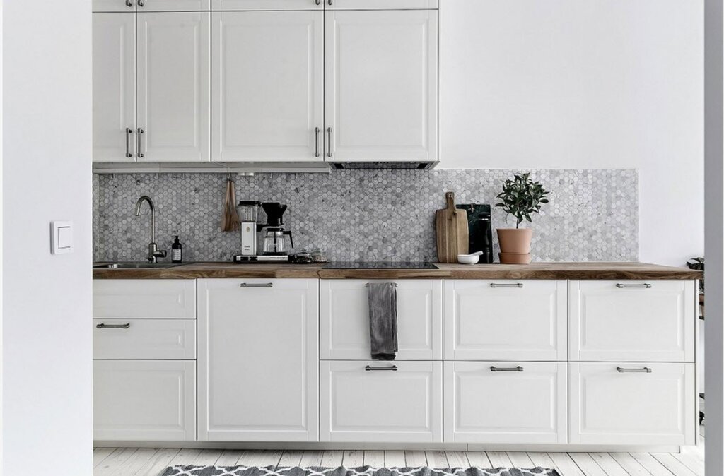 Countertop and backsplash for the kitchen