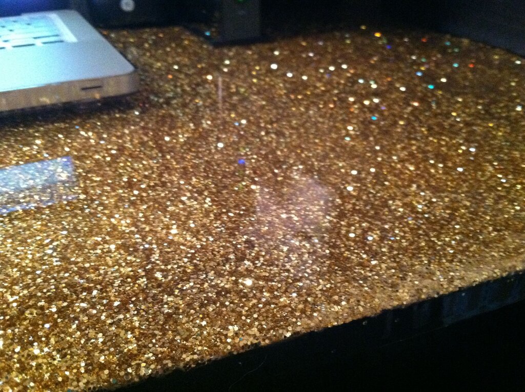 Countertop with glitter