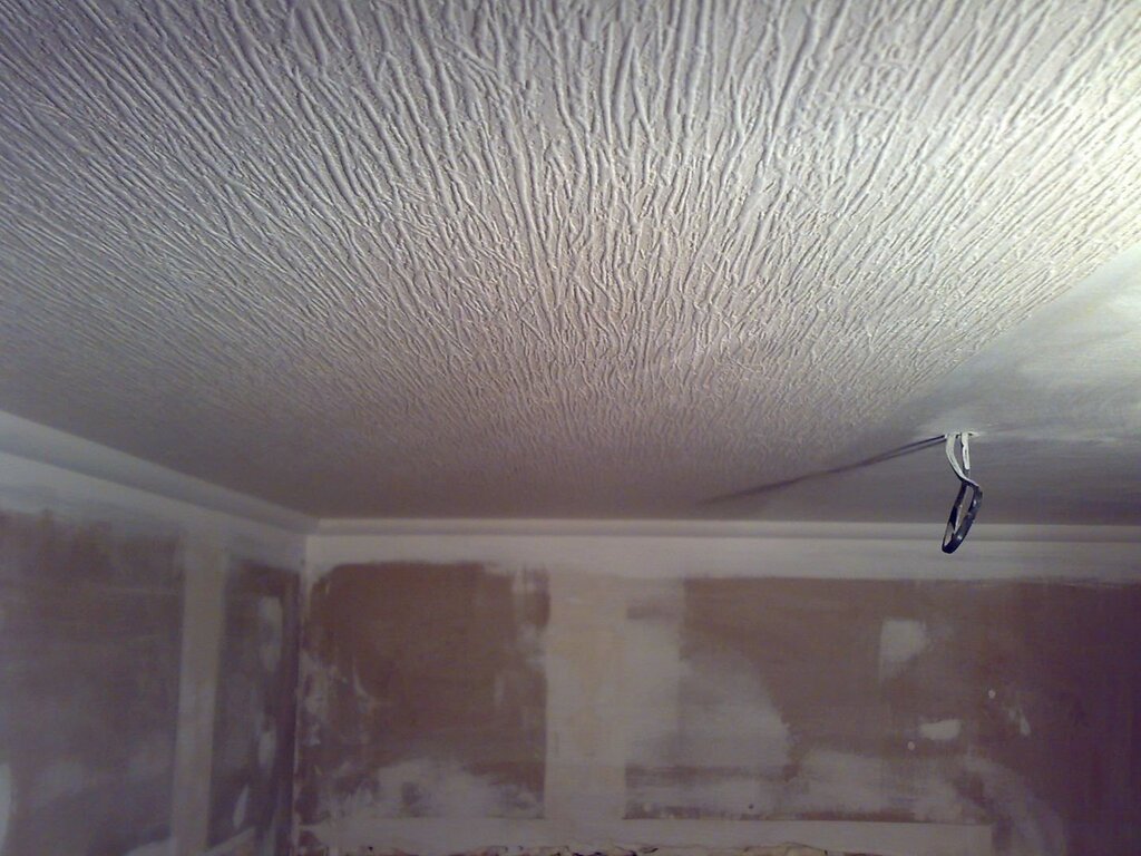 Textured paint for the ceiling