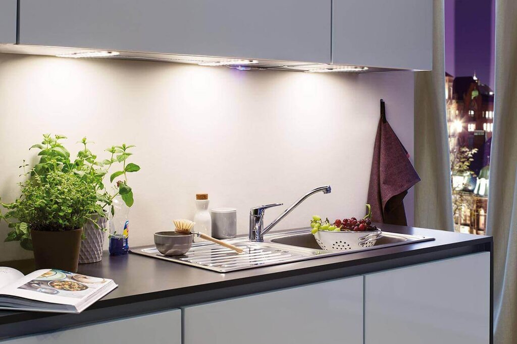 Lights for the kitchen under the hanging cabinets