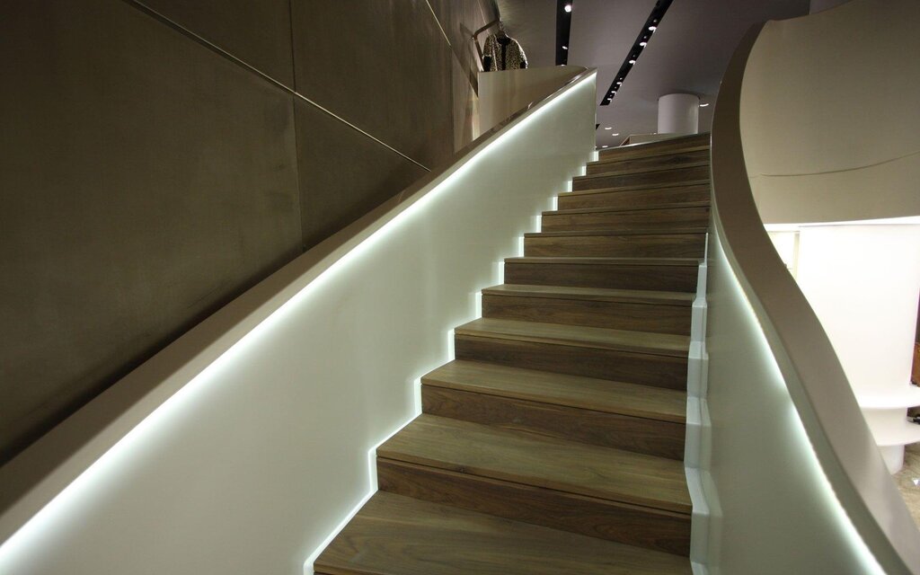 LED staircase lighting 25 фото