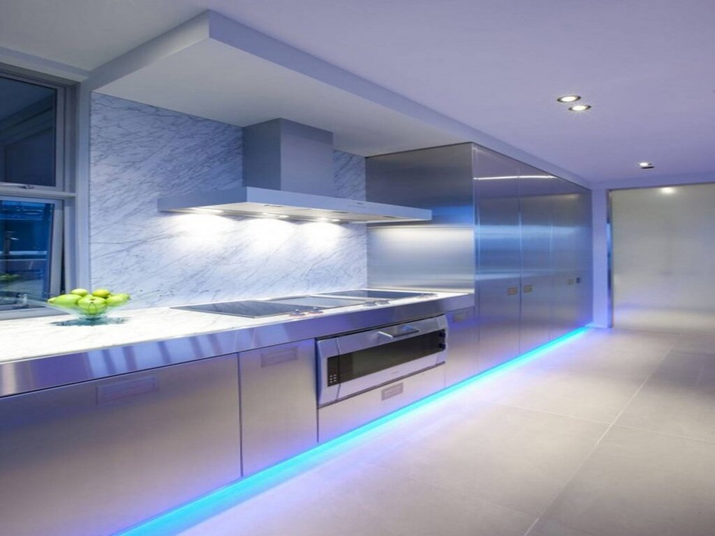 Light lines in the kitchen