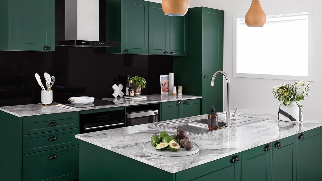 Dark green kitchen set