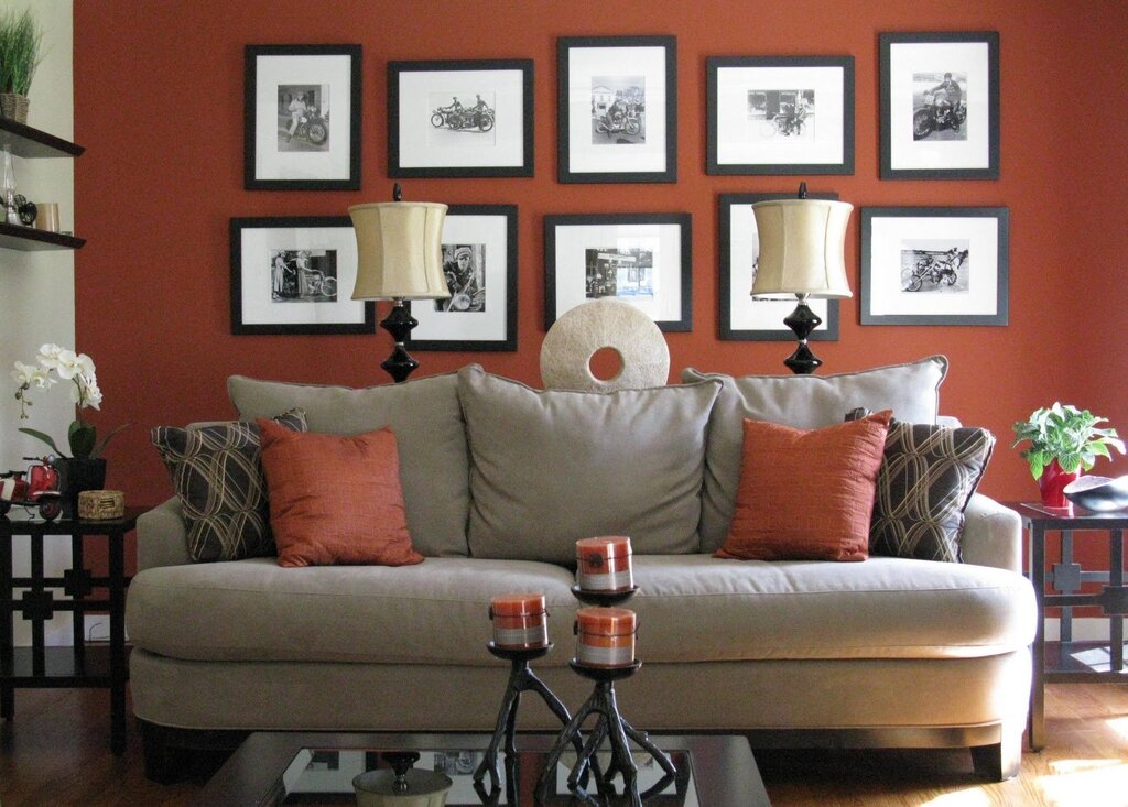 Terracotta wallpaper in the interior