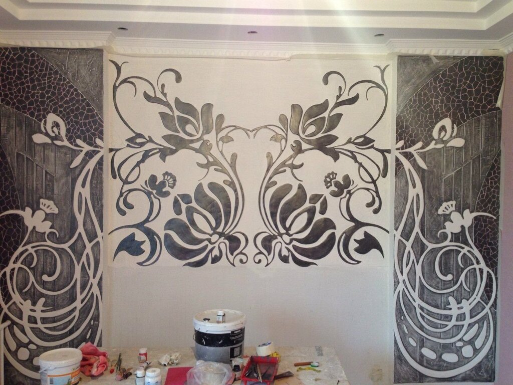 Stencil wall painting