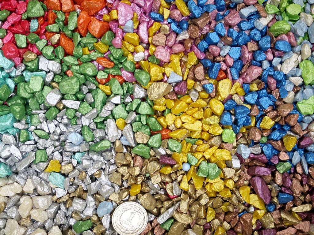 Colored decorative stones