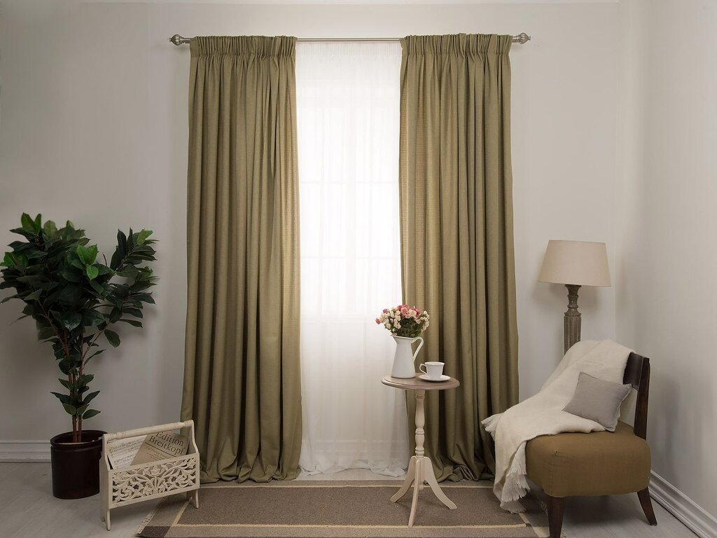 Extended curtains