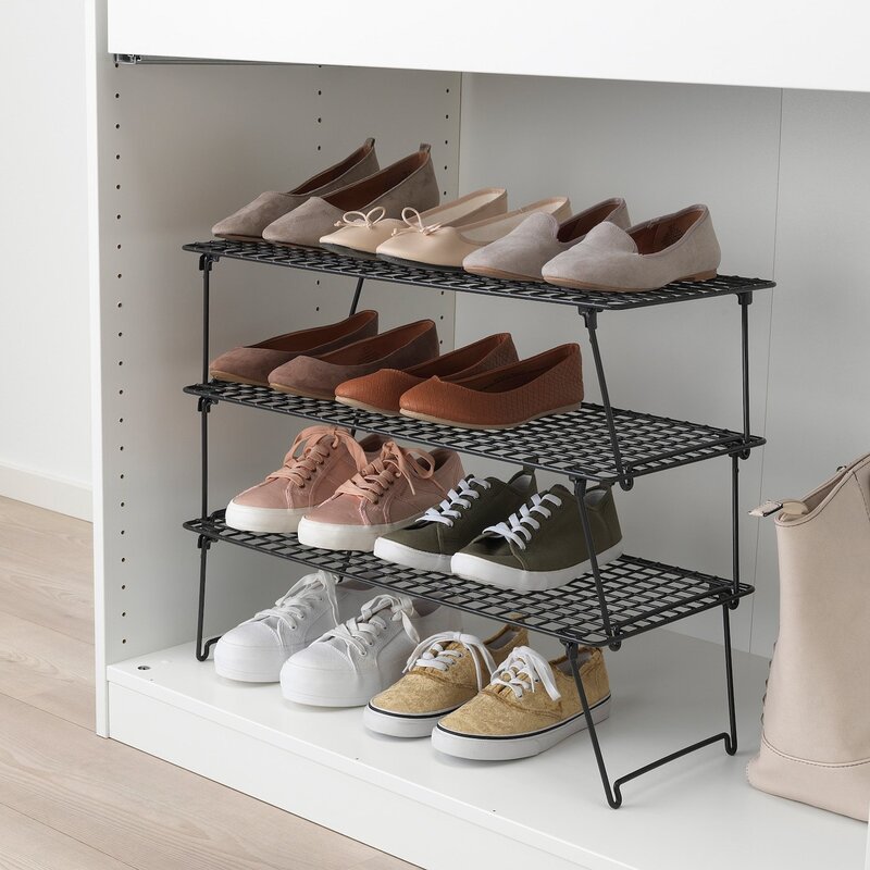 Corner shoe shelf