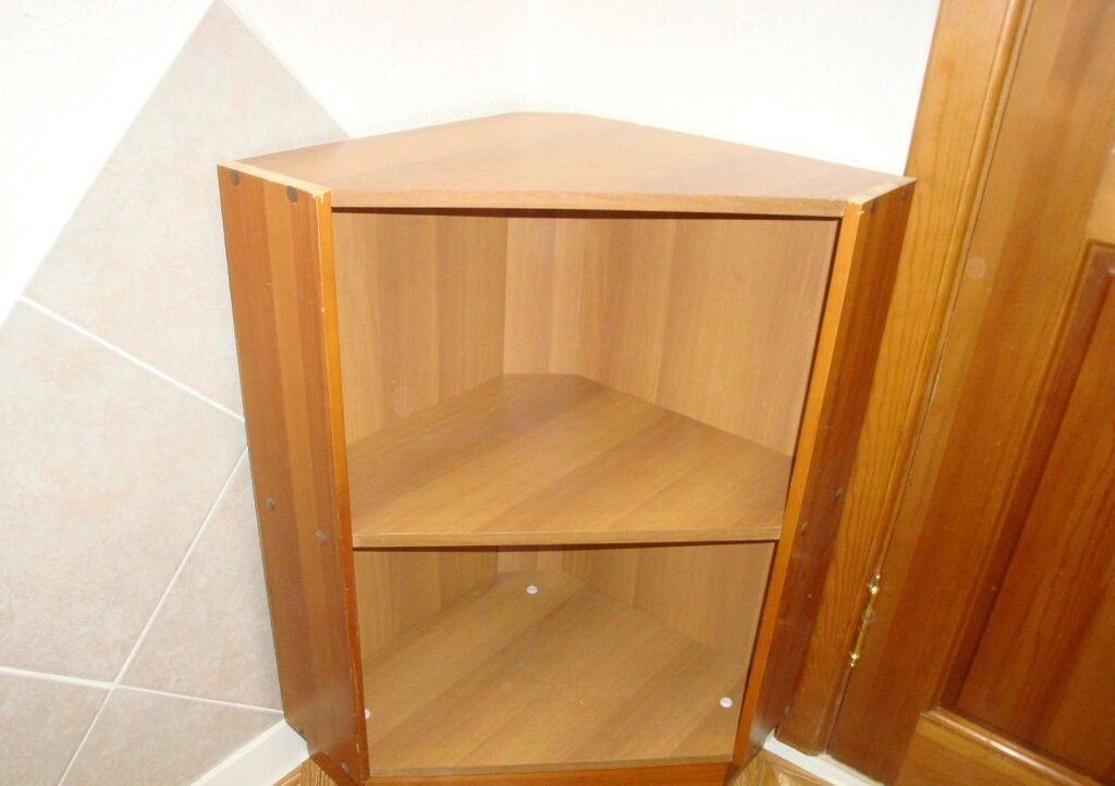 Corner cabinet for the hallway