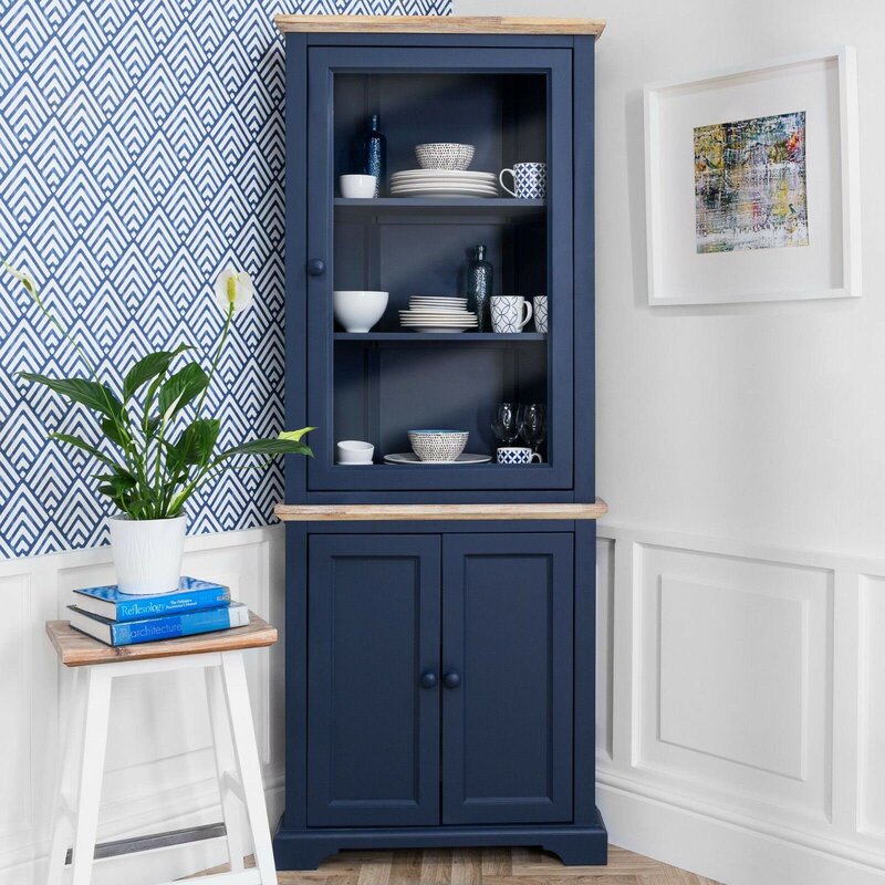 Corner kitchen cabinet