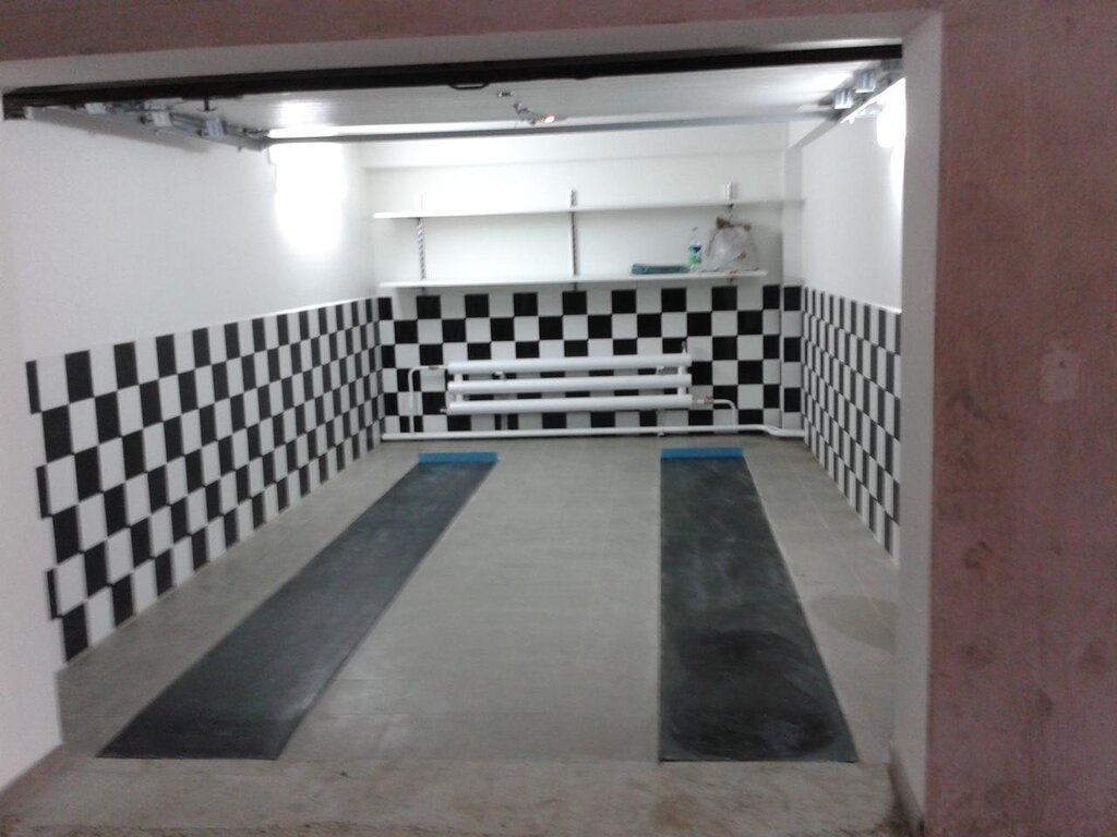 Tiling the garage floor 50 фото