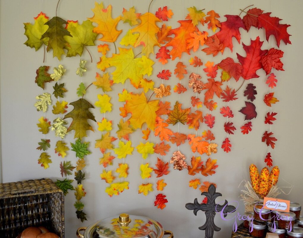 Decorating the room in autumn