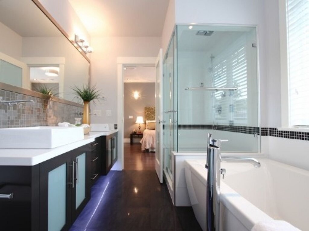 Narrow long bathroom