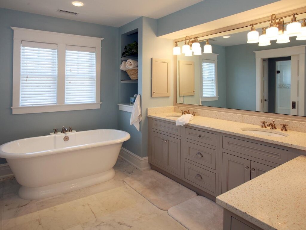 A bathroom with two sinks