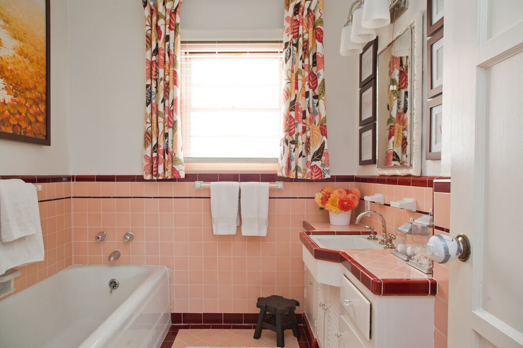 A bathroom in peach tones