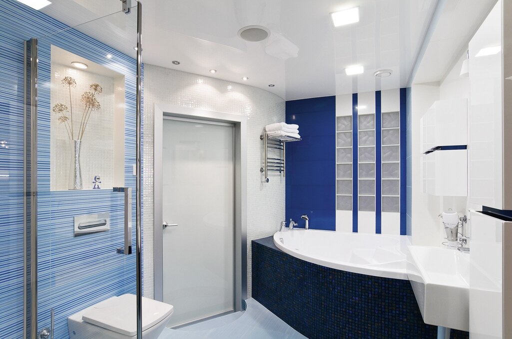 A bathroom in blue tones