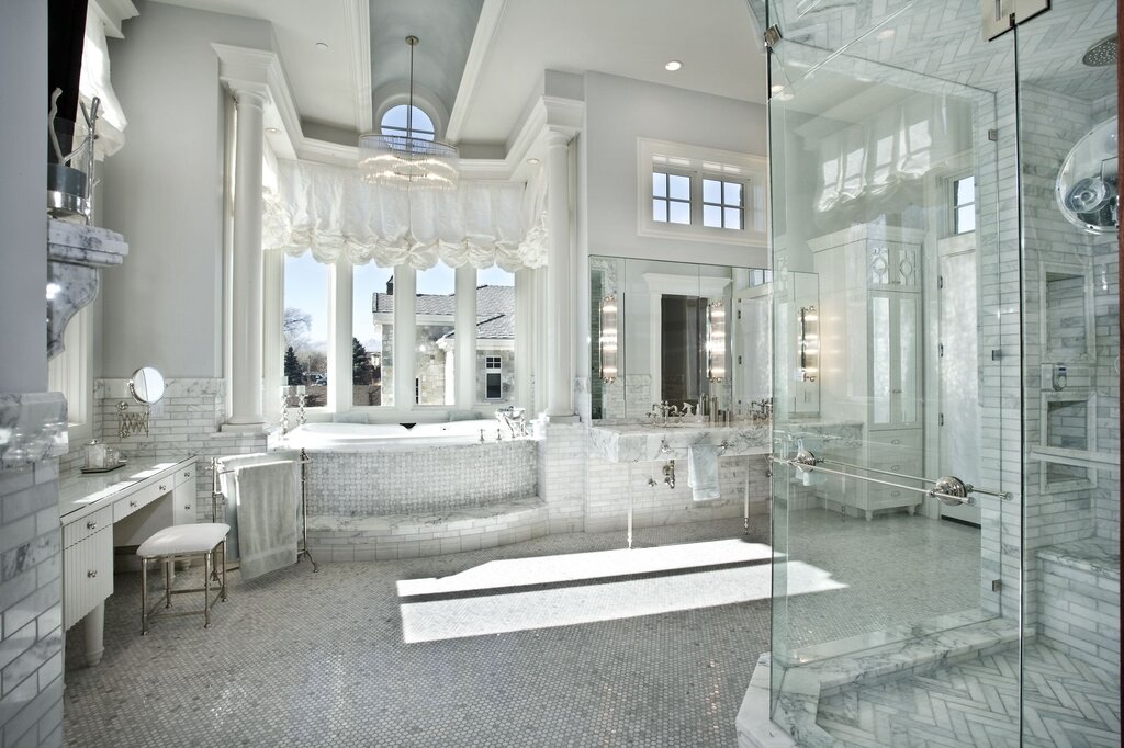 The bathroom in the mansion