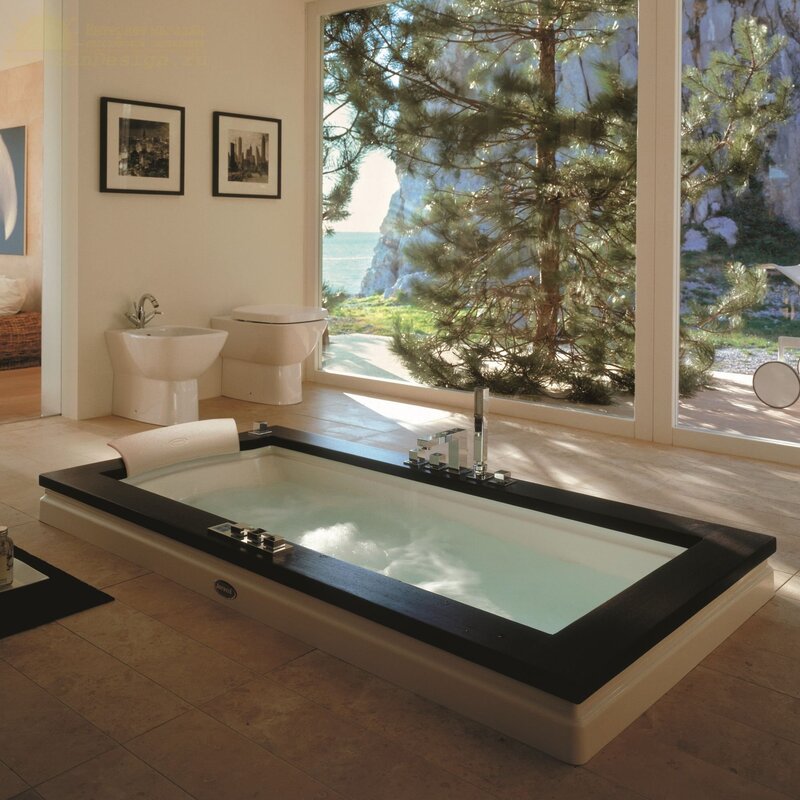 Built-in floor bathtub